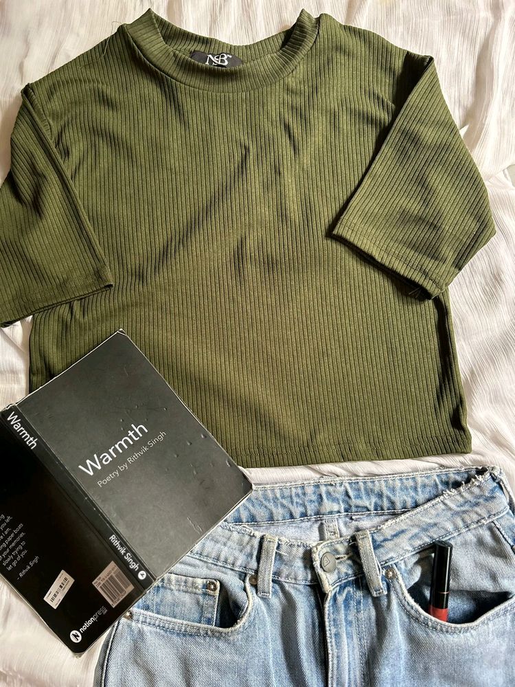 Olive green tshirt 🕶