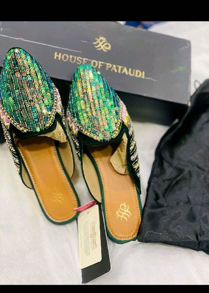 Embellished Women Flats🤍🌹