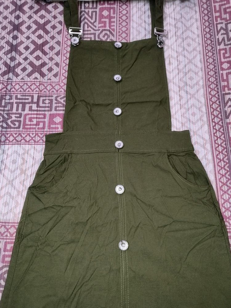 Olive Green Dungaree, Knee Length, Comes With 2 Pockets