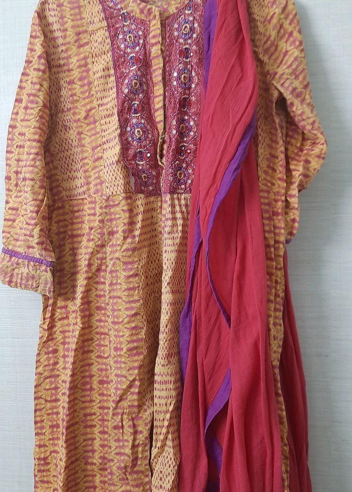 Kurta With Shawl From Biba