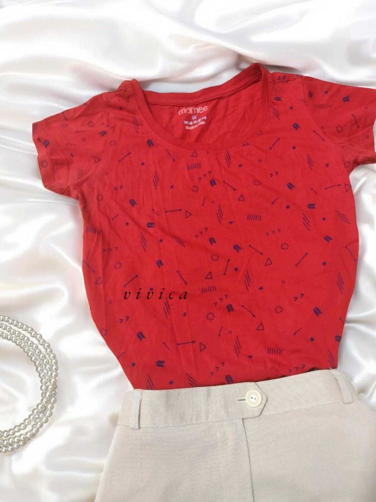 Body fitted Red printed Tshirt Top