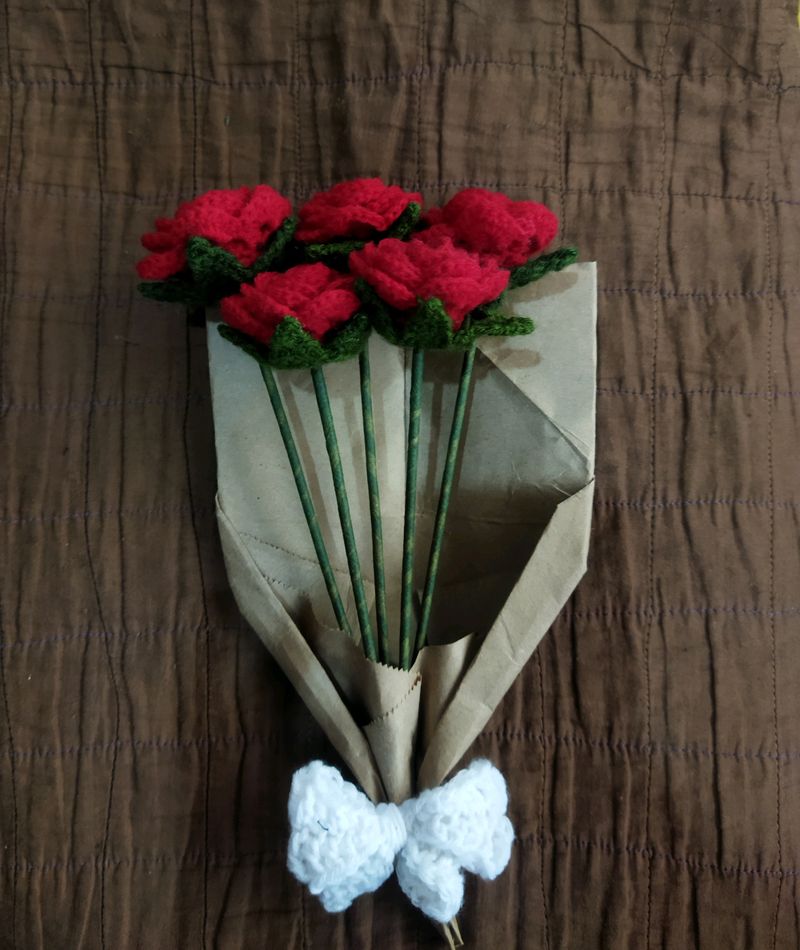 Pinterest Crochet Rose flower bouquet