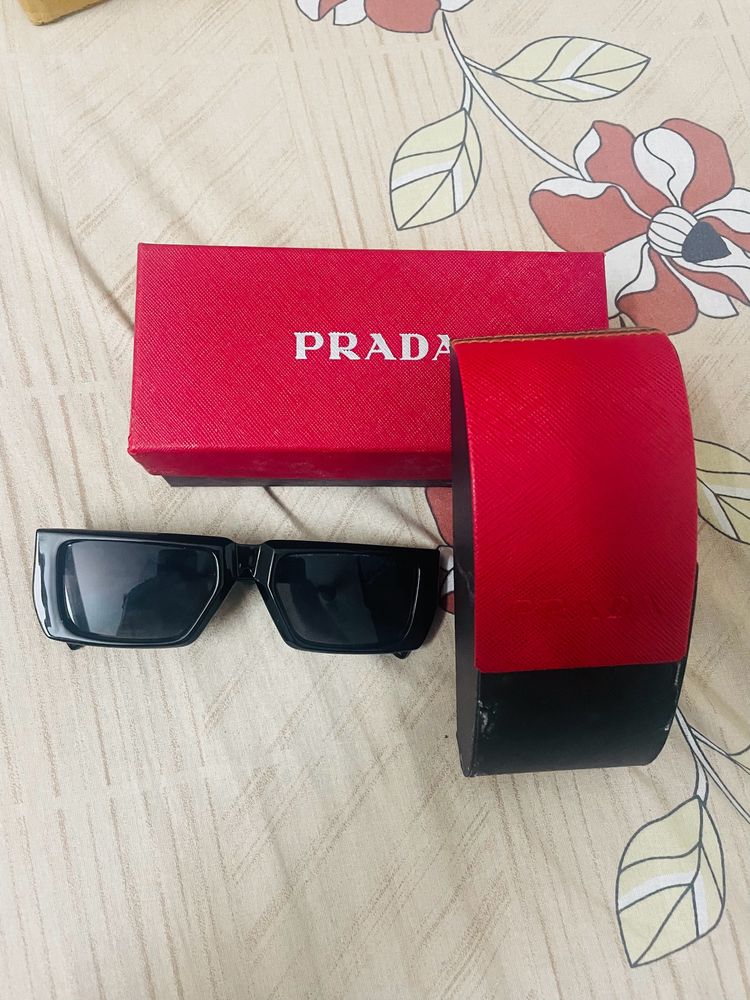 PRADA BLACK SUNGLASSES