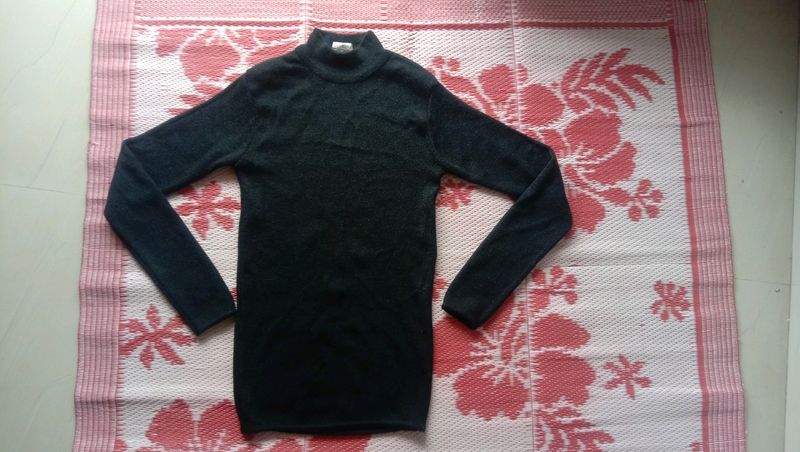 New Black Turtleneck Pullover