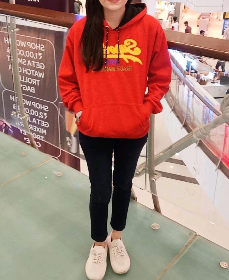 Beutiful Red Hoodie ♥️🌹