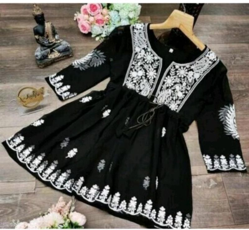 Short Chikankari Kurti