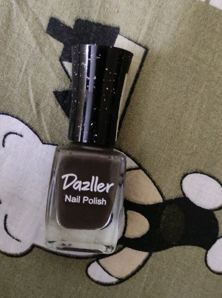 Dazller Chic 'N Cute Nail Polish with glossy Tint