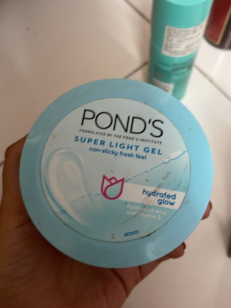 Ponds Super Light Gel