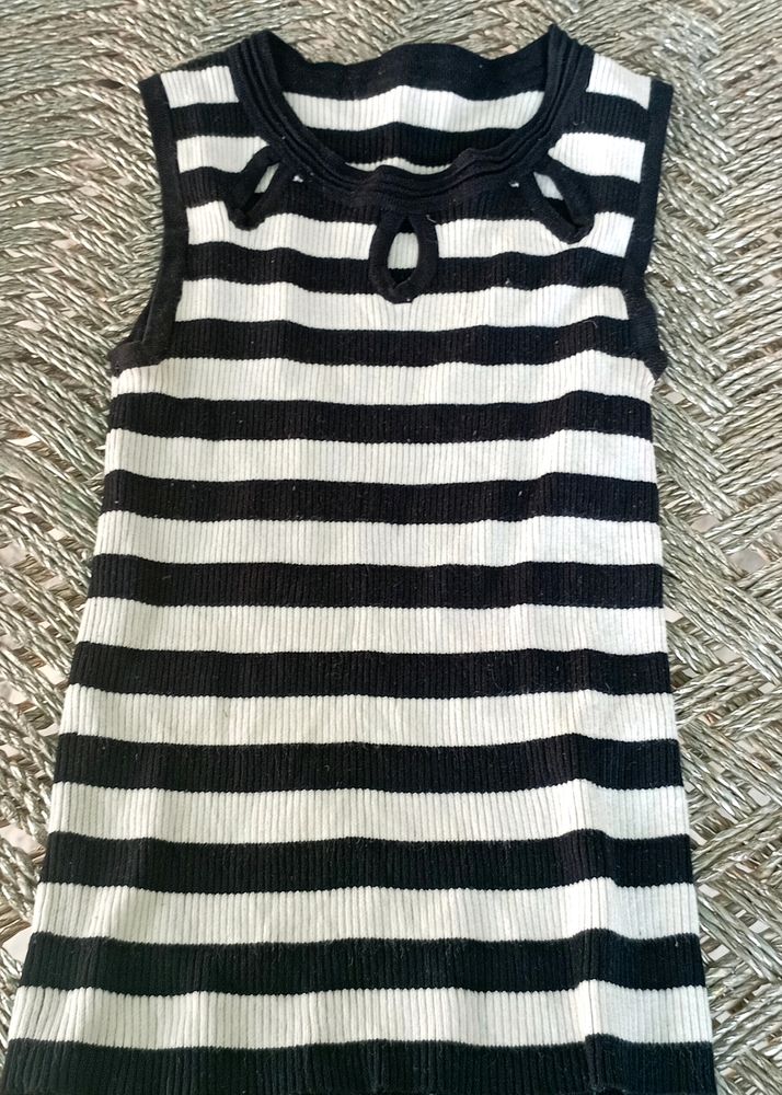 Urbanic Style Black N White Striped Top