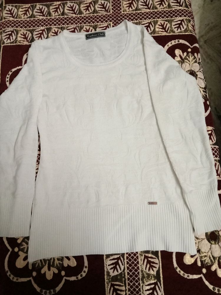 White Wollen Top