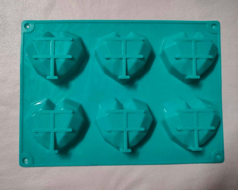 6 In 1 Heart Shaped Pinata Mould