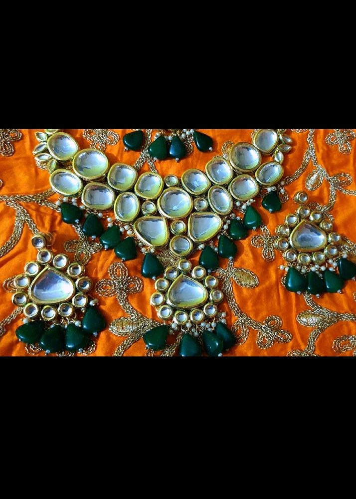 Beautiful Meenakari green Kundan set