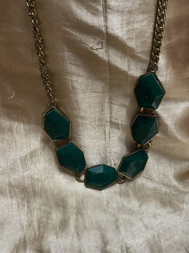 Beautiful Green Vintage Inspired Neck Piece