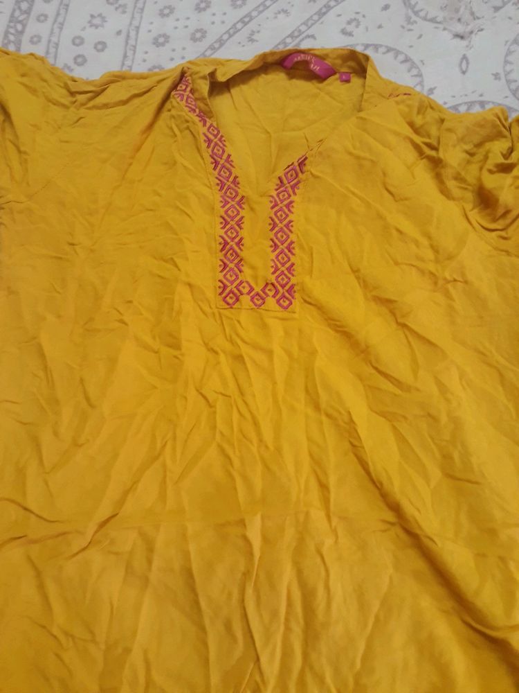 Daily Ethnic Wear Kurta In Beautiful Yellow