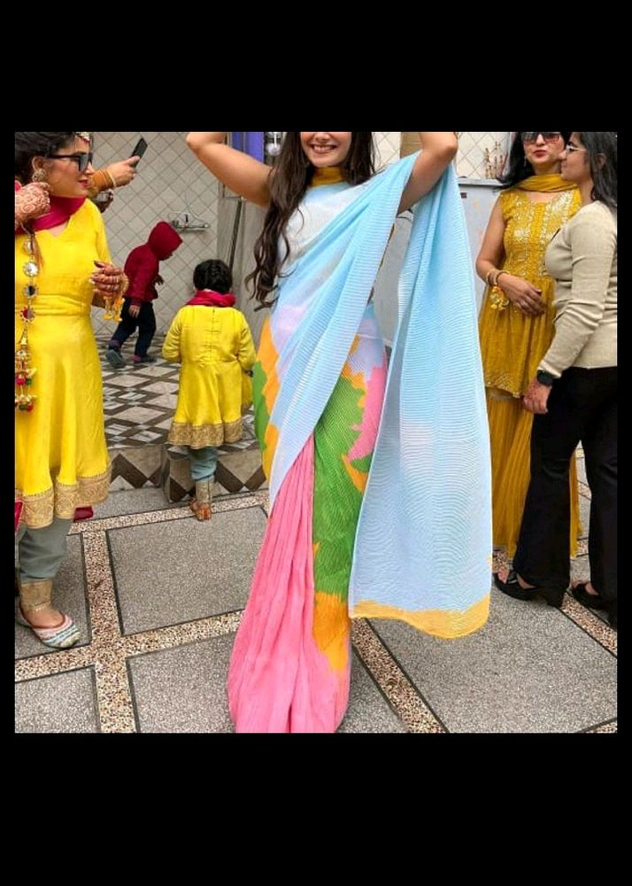 Deepika Padukone Fam Saree 🌈