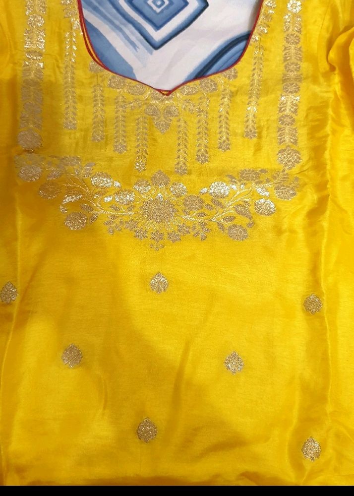 Beautiful Grara Set With Red Dupatta