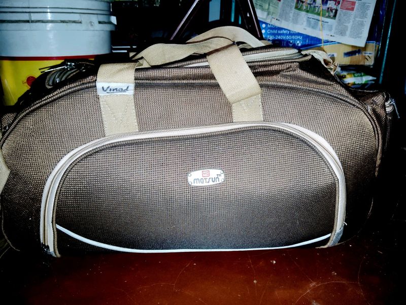 Free Gift+Duffel Trolley Bag 55 Litre Used