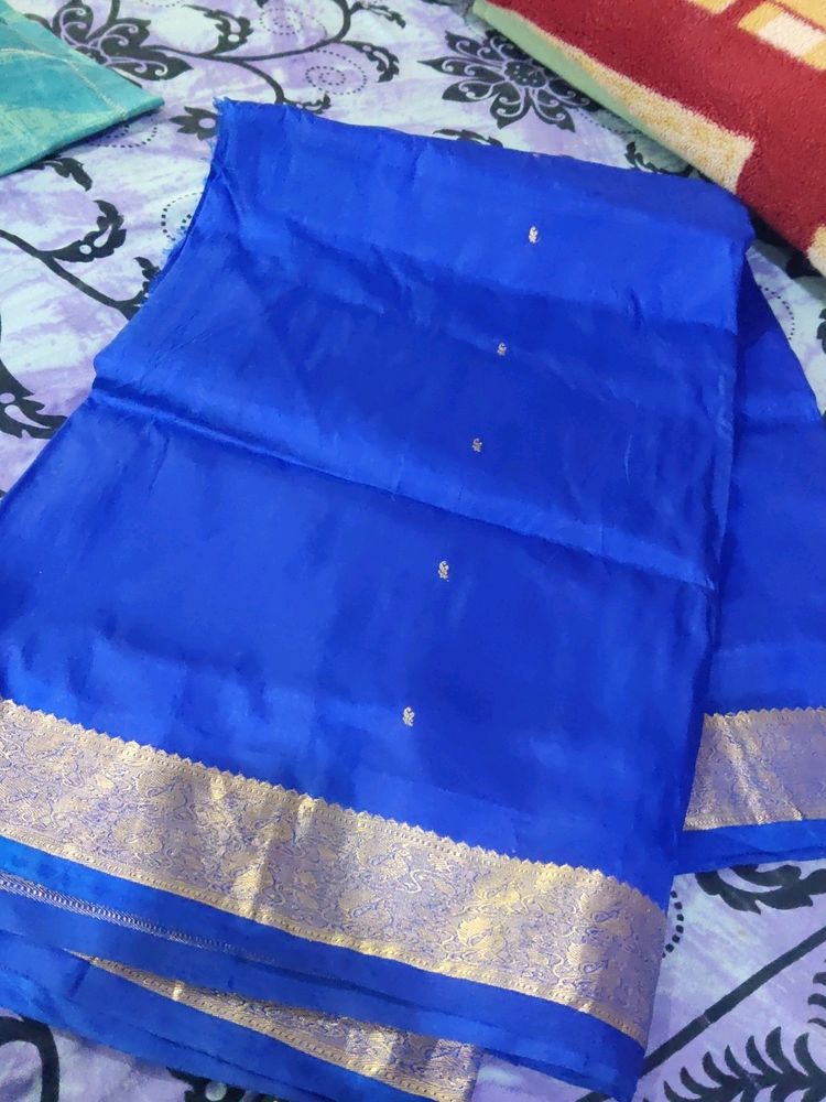 I Am Selling Saree