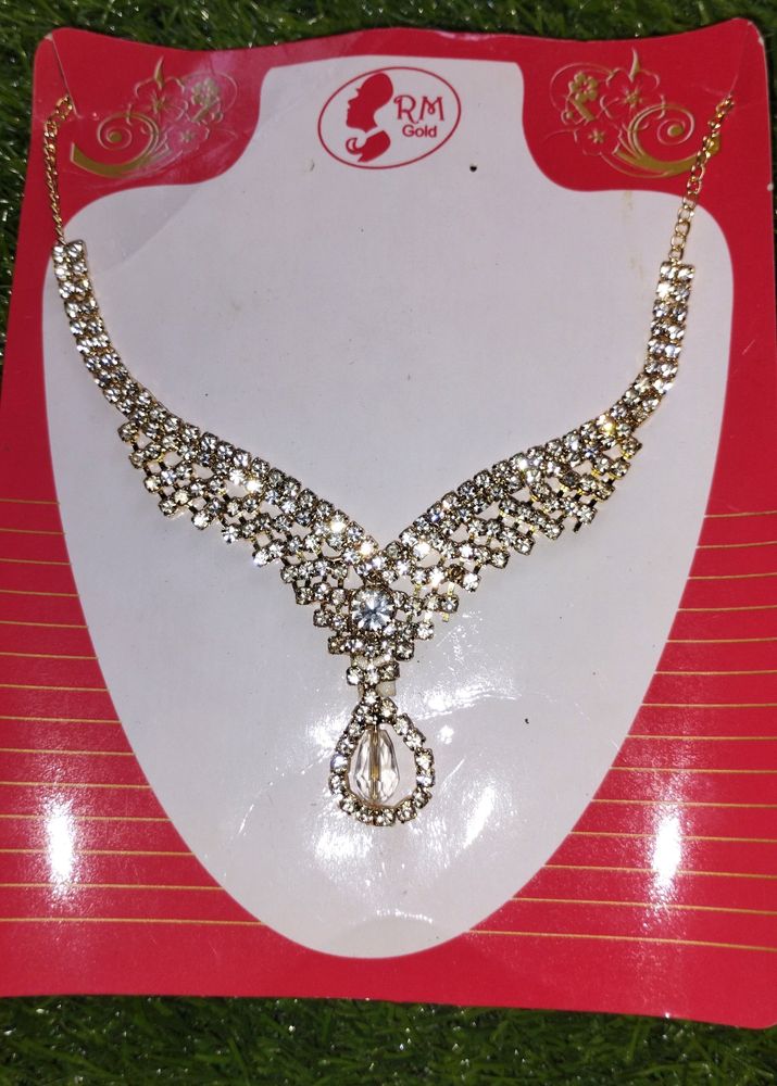 Combo Of Stone Necklace And Chain Hip Bet