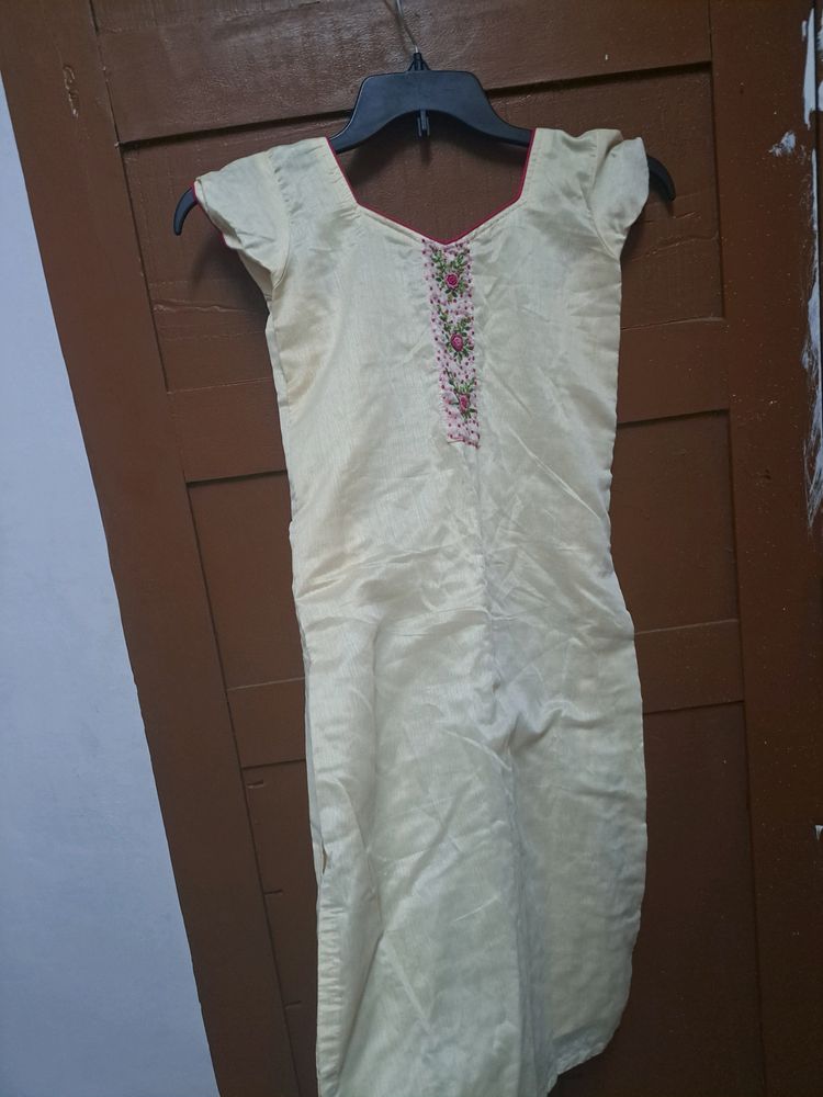 Embroidered Kurthi