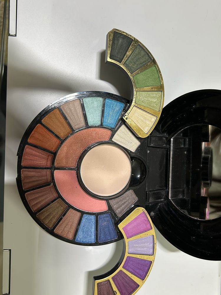 Fuso Eyeshadow Kit (Singapore Brand)