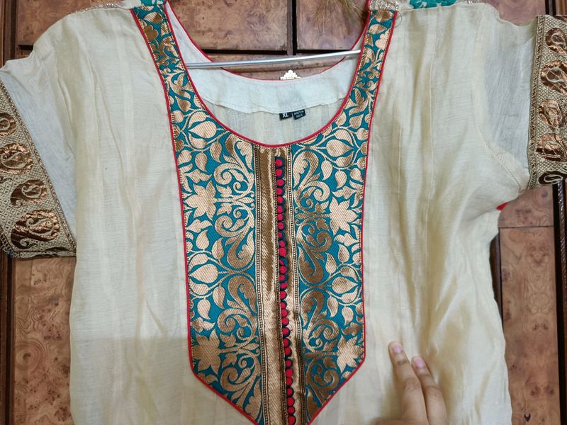 Unused Moti/off white colour Anarkali suit