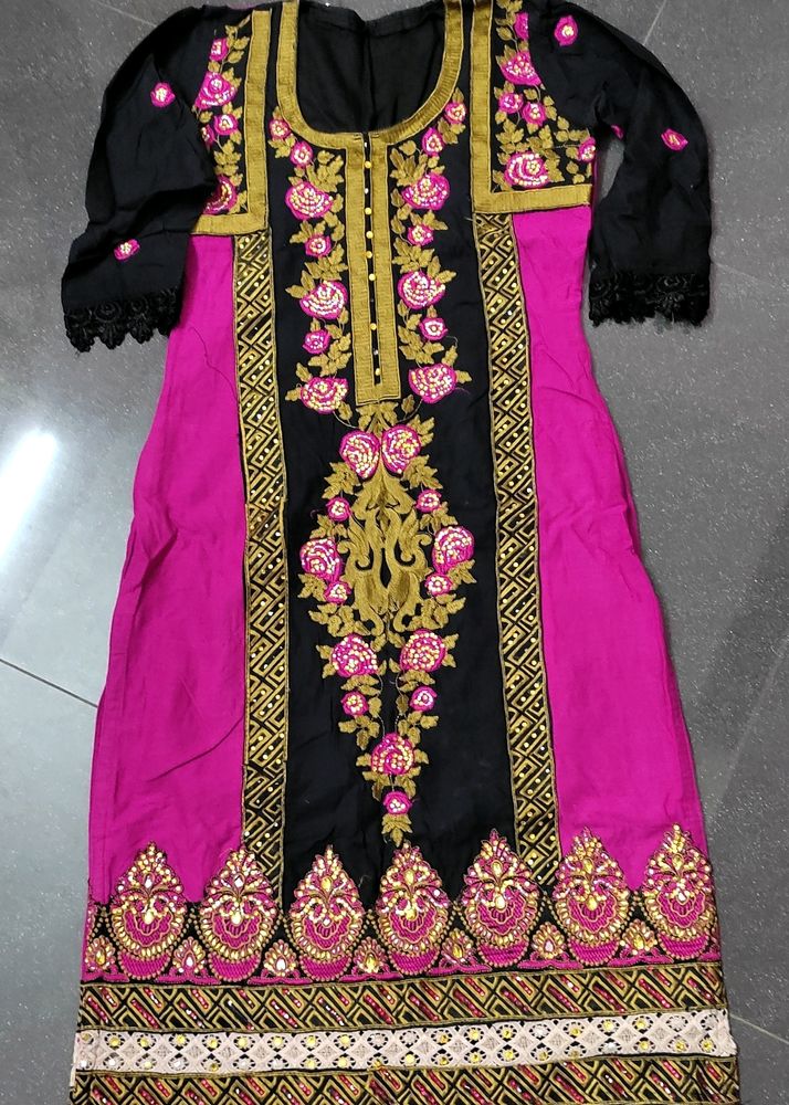 🤩Gorgeous Kurthi😍 Pink And Black Beauty💗🖤