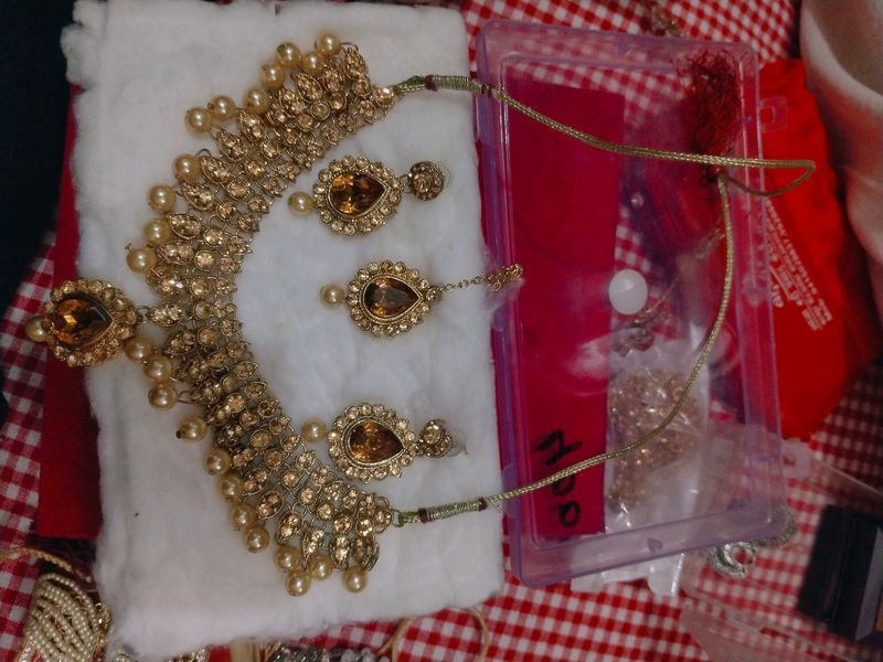 Golden Jewellery Set