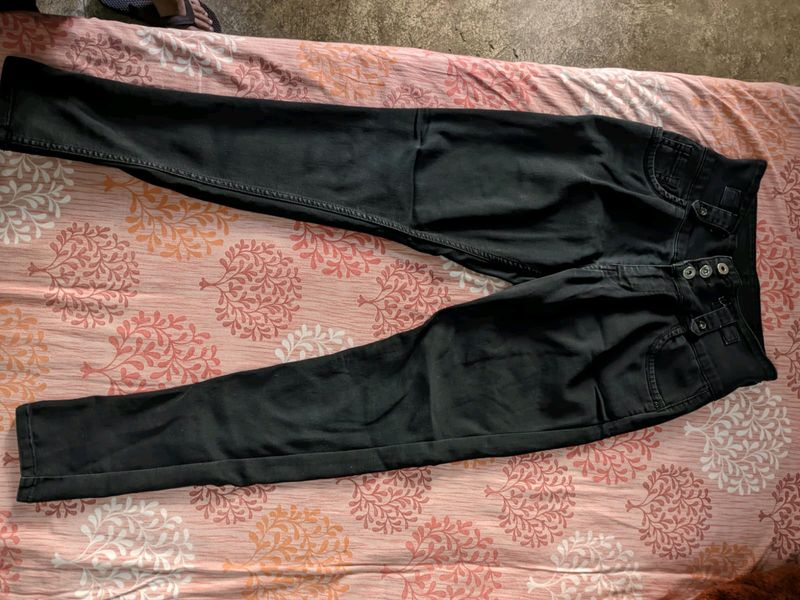 Women Slim Mid Rise Black Jeans