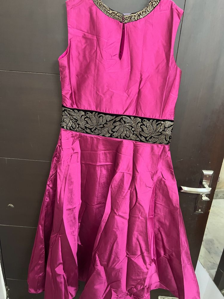 Aline Kurta With Black Net Dupatta