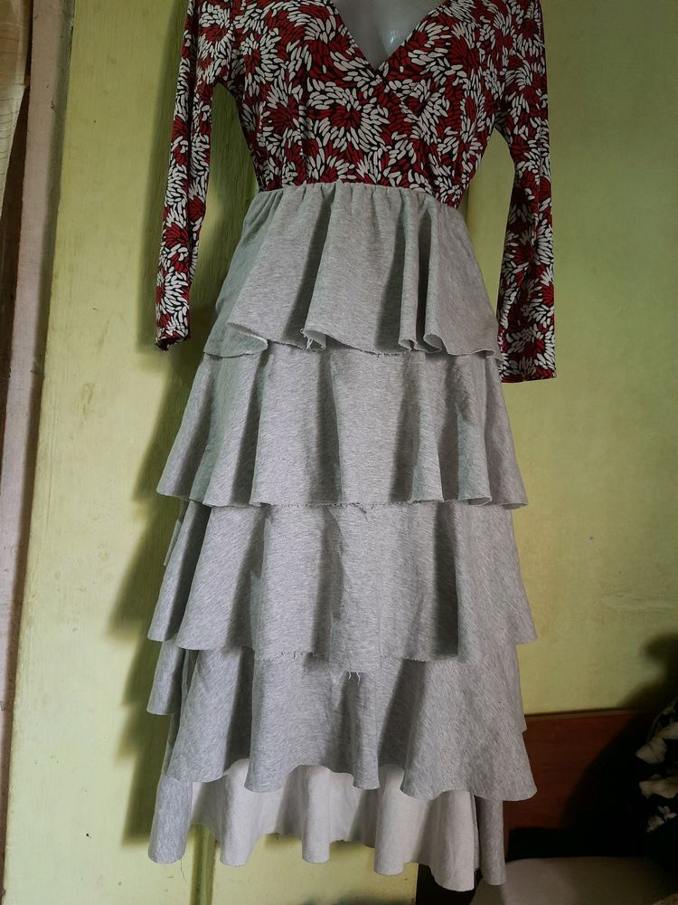 Long Flared Skirt In Grey Colour