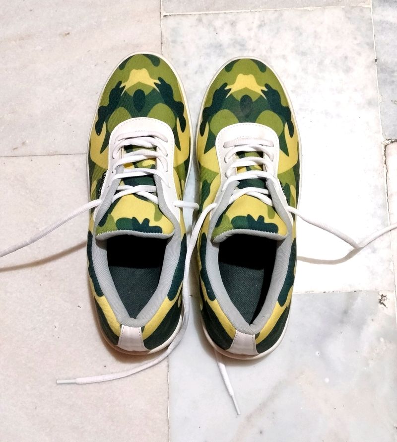 Offer Camoflague White Canvas Sneakers