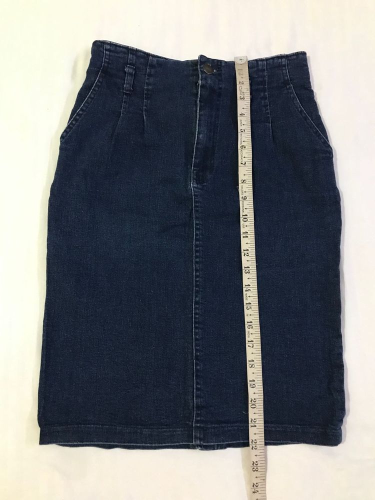 Stretchy Denim Highwaisted Skirt W-28/30