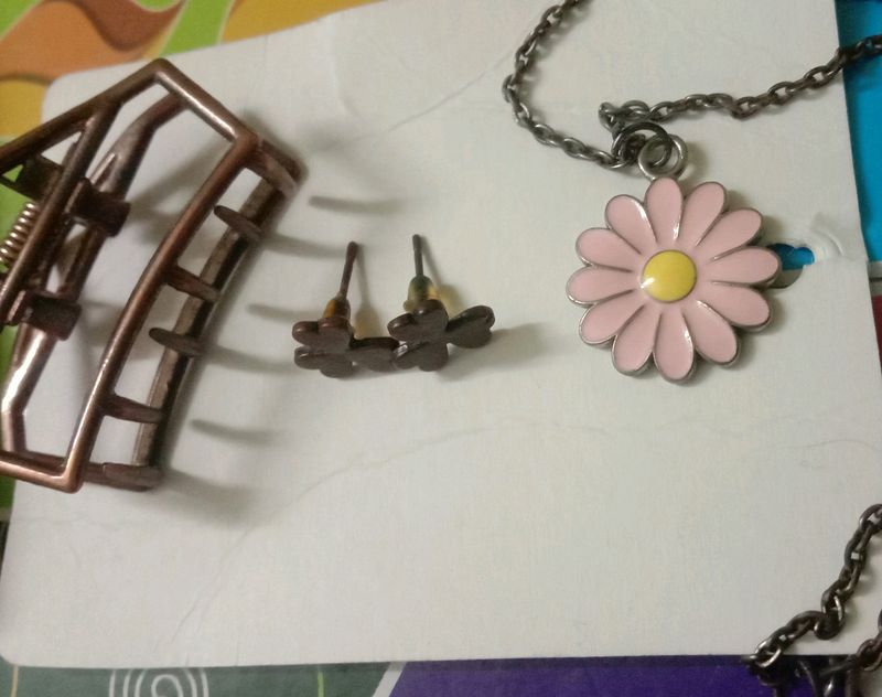 [COMBO] Flower Necklace + Studs + Clutcher