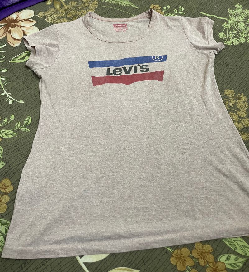 Levi’s Tshirt