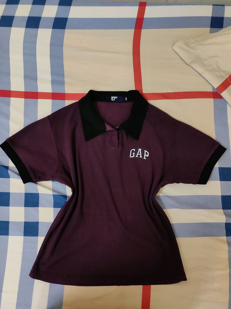 GAP Cropped Wine Tshirt