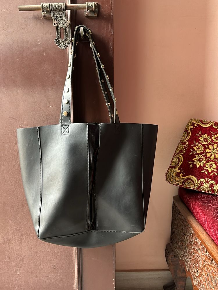 Yelloe Black Handbag