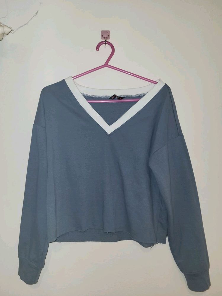 Grey cropped sweatshirt