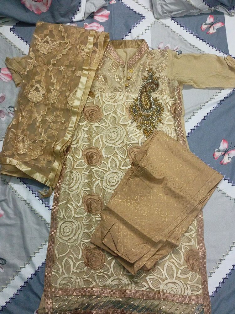 Women Golden Kurta Set With Dupatta