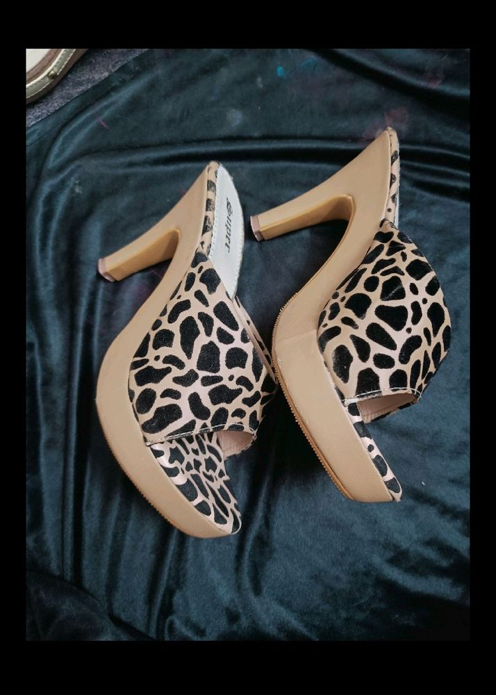 Cheetah Print Sandles