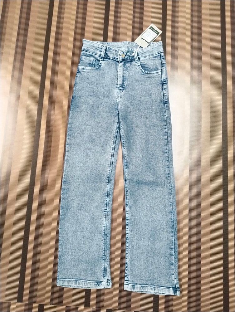 U-62 Size 28 Straight Women Denim Jeans