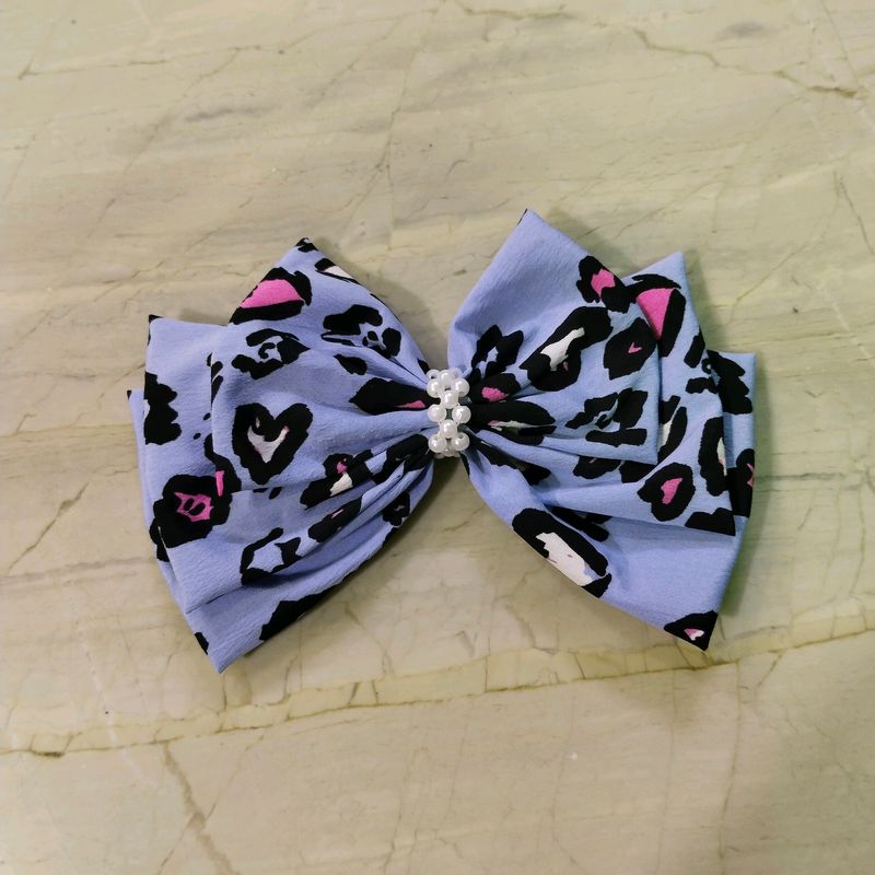 Triple Leyar Pearls Bow