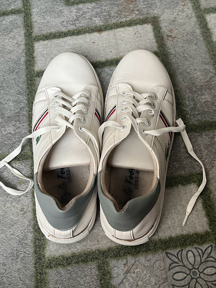 Men White Shoe