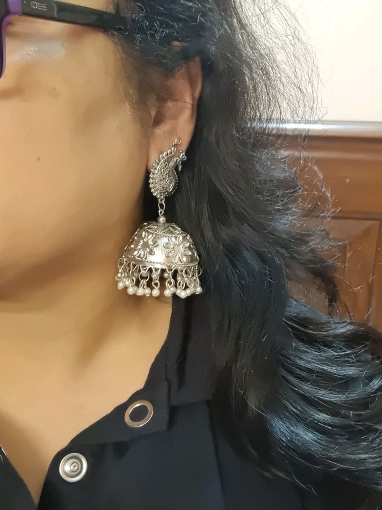 Big Size Light Weight Silver Tone Jhumkas