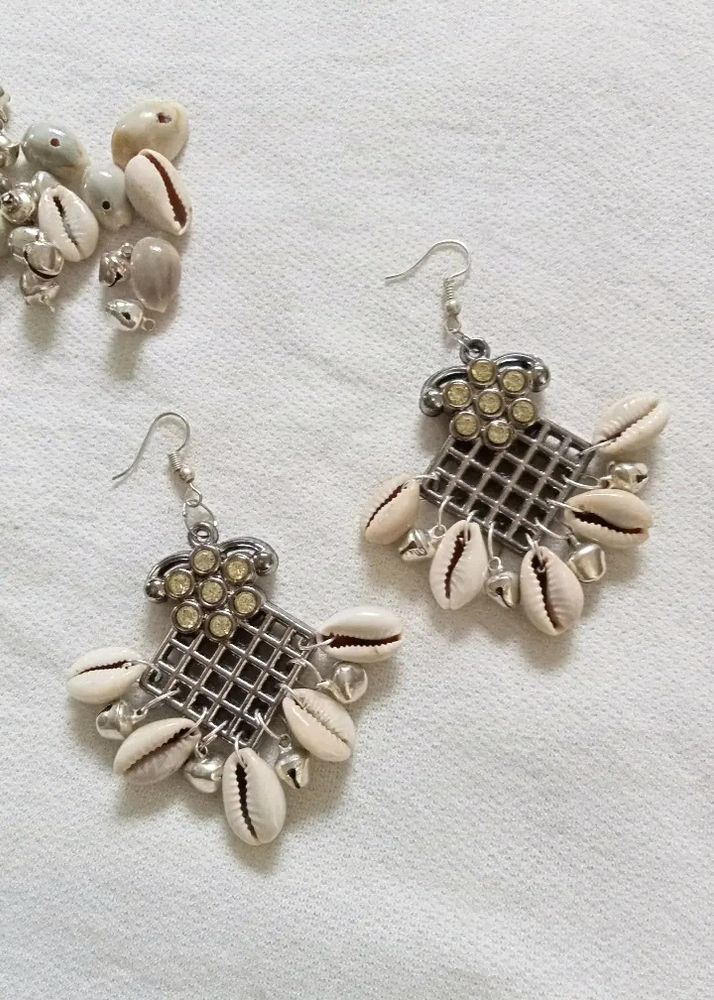 Cowrie Shell Earrings ✨