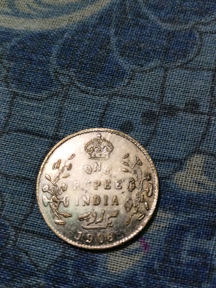 Crown Sign Coin Of One Rupee