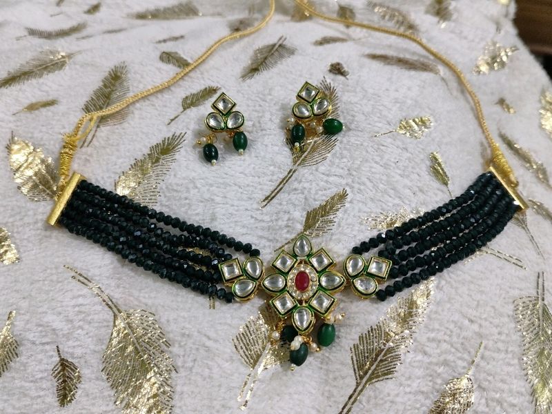 Gorgeous Dark Green Set With Earrings