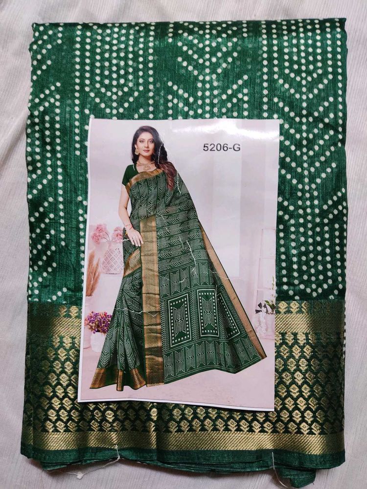 💥🆕️ Green Saree With Golden Woven Border