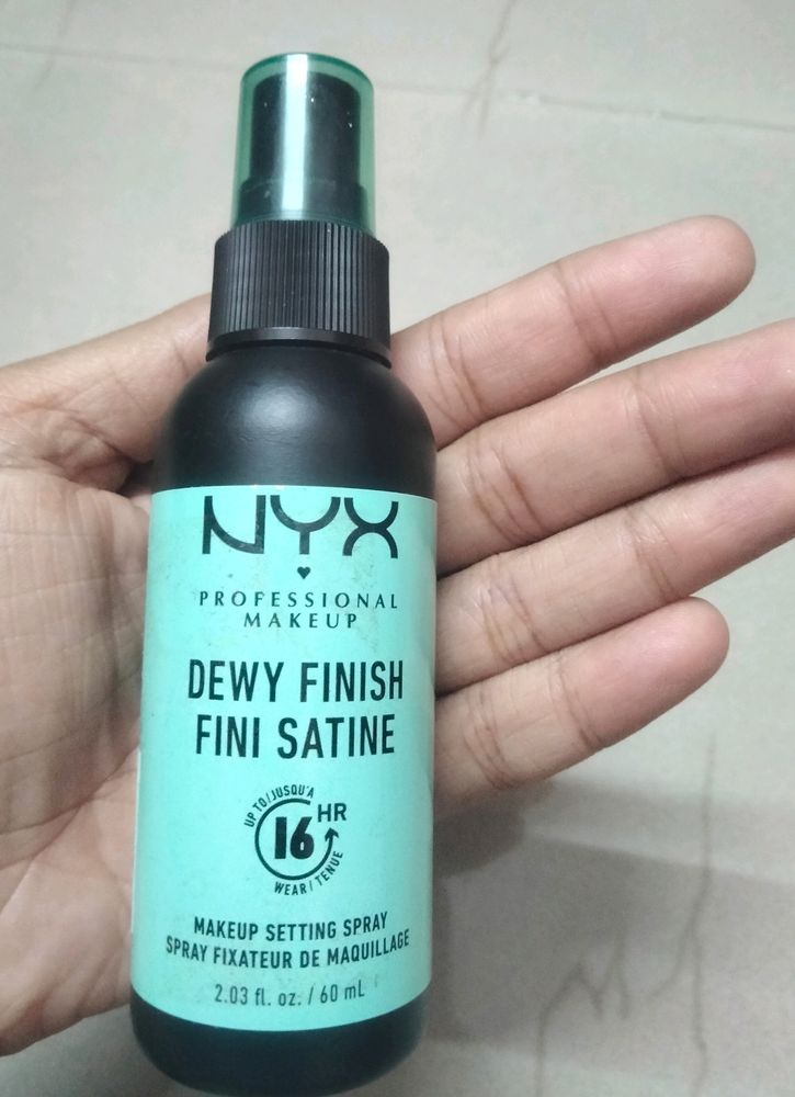 Nyx Dewy Finish Setting Spray(60ml)