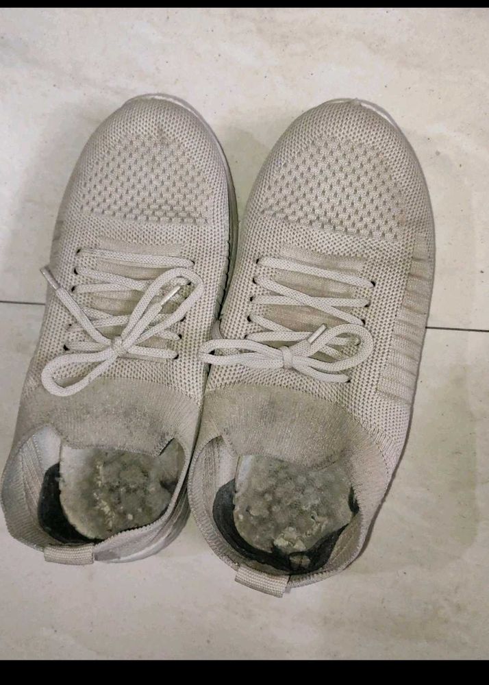 Dirty Shoe